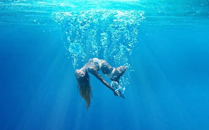 Recenze: Záhada Silver Lake - šílený film o obrovském hollywoodském spiknutí