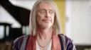 Steve Buscemi konečně hraje Boha. Jenže chce jít do důchodu a tím zničit Zemi