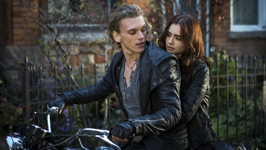 zamilovali-se-do-svych-sourozencu-nastesti-jen-do-tech-filmovych-7