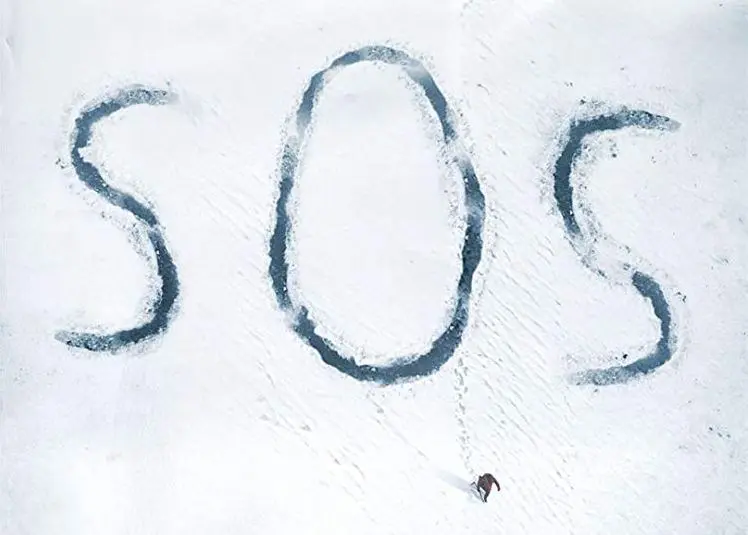 Trailer: Mads Mikkelsen zkouší přežít v nekonečné bílé pustině