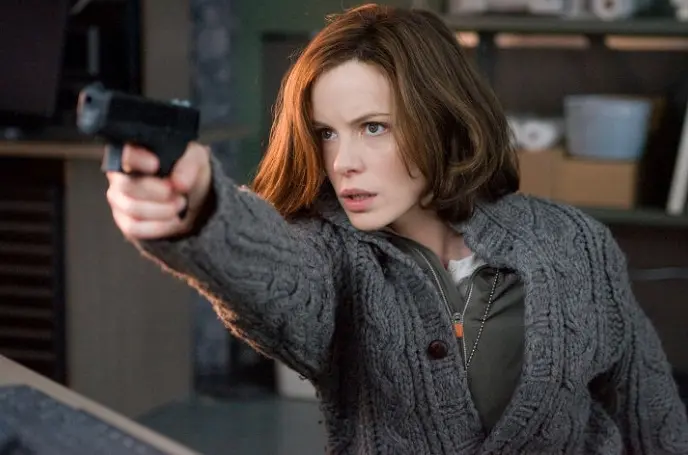 Trailer: Kate Beckinsale střídá lov upírů za hon na vlastního manžela