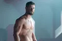 Chris Hemsworth vymění Thora za roli jednoho z nejslavnějších wrestlerů