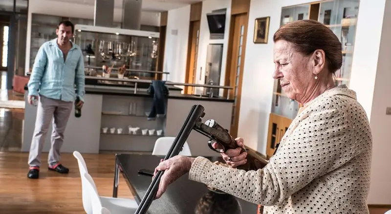 Retro recenze: Teroristka - Iva Janžurová, Pulp Fiction a Kameňák