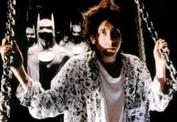 Vrátí se Tim Burton k superhrdinskému žánru?