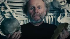 Jaroslav Dušek se ptá: "Nebereme smrt až moc vážně?"