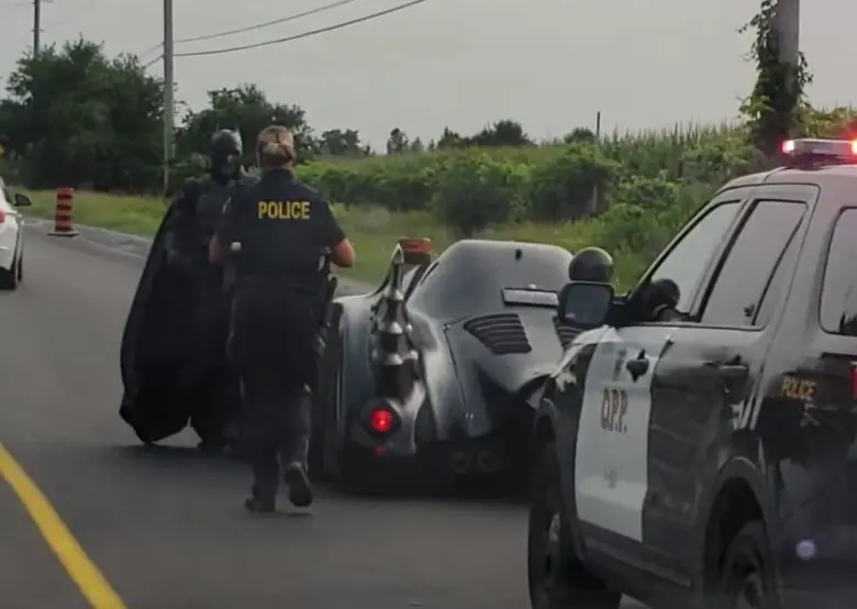 Policisté v Kanadě stopnou klidně i Batmana