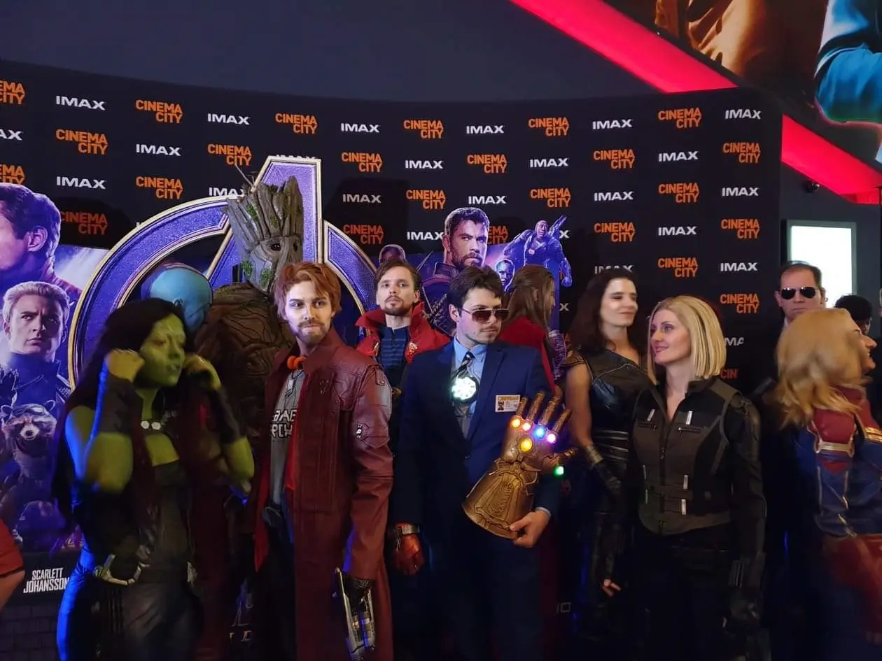 reportaz-iron-man-a-kapitan-amerika-ziskali-rukavice-nekonecna-a-uvedli-vesmir-po-thanosove-besneni-do-poradku-1