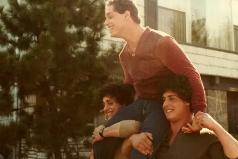 Tři blízcí neznámí