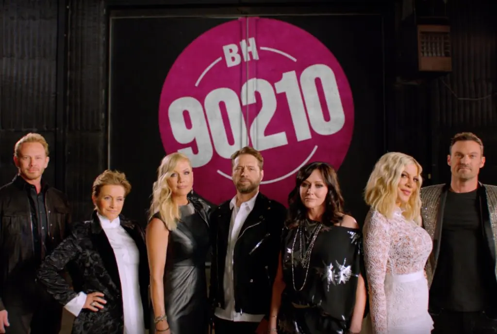 Trailer: Návrat do Beverly Hills 90210 se nese v nečekaně komediálním duchu