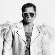 Rocketman: Trumfne hudební životopis Eltona Johna Bohemian Rhapsody?