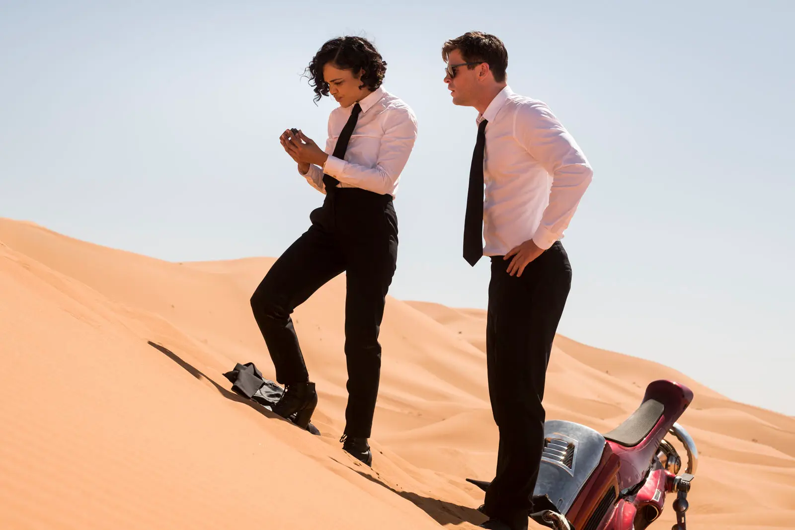 Chris Hemsworth, Tessa Thompson