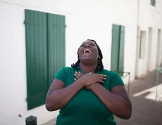 Recenze: Neviditelné - komedie o bezdomovkyních ve stylu Nedotknutelných