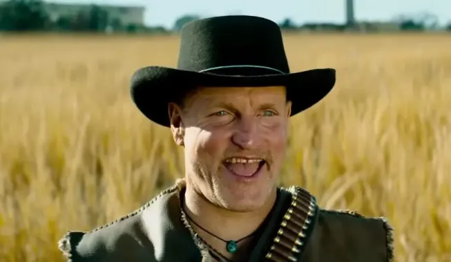 Trailer: To to trvalo. Woody Harrelson se vrací jako zábavný kosič zombíků