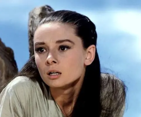 Komentáře týdne: Nezničitelná Audrey Hepburn. Co ji potkalo před narozením zdravého syna?