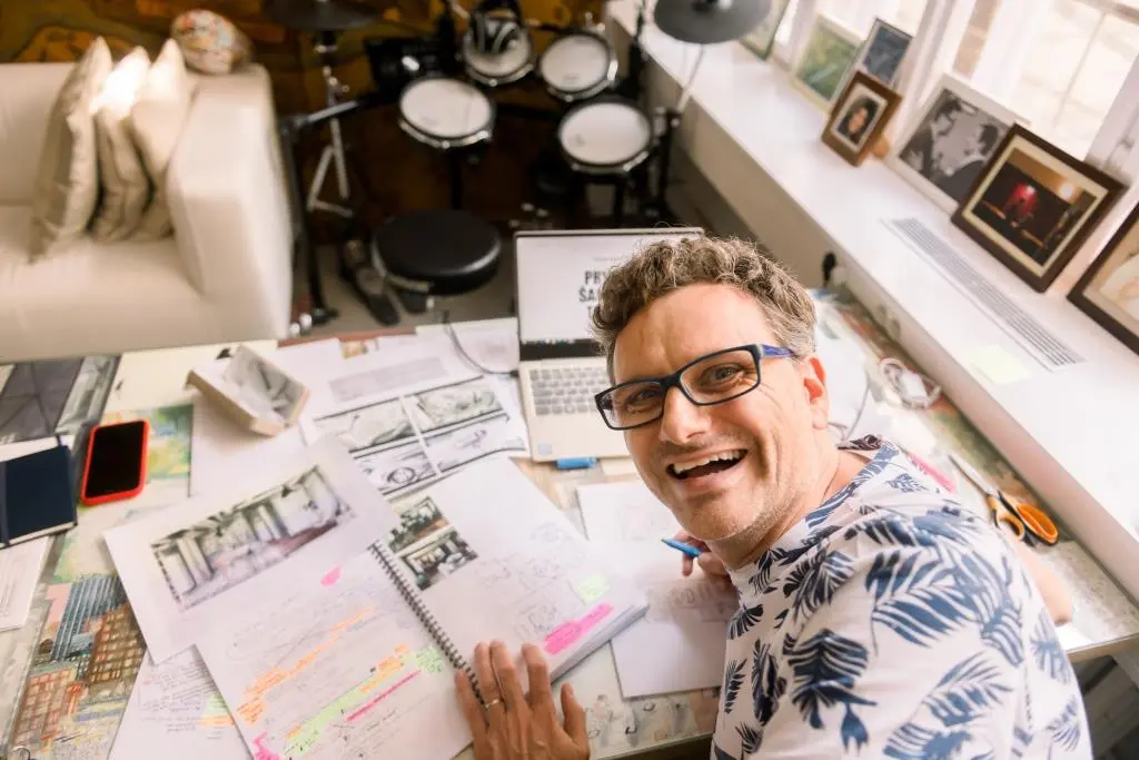 patrik-hartl-natoci-film-podle-vlastni-knihy-prvok-sampon-tecka-a-karel-3