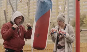 Trailer: Hynek Čermák boxuje do rytmu pravdy a lásky. "Mír je jenom přestávka mezi válkama," tvrdí