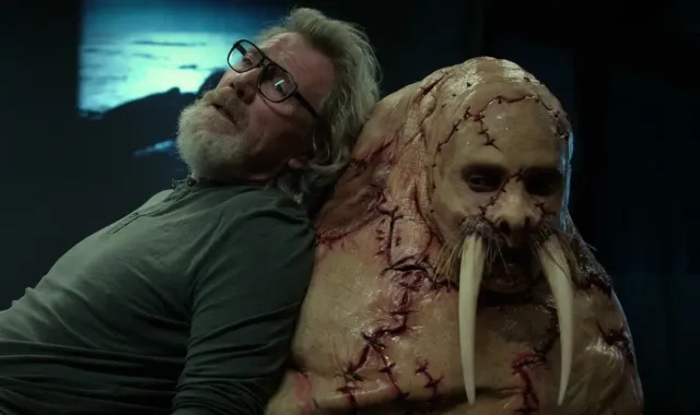 Retro recenze: Mroží muž - Rozprávka o šíleném sociopatovi od autora komediálních klasik