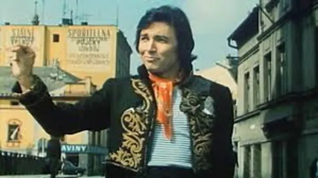 vzpominame-na-filmy-karla-gotta-kdy-hvezda-pada-vzhuru