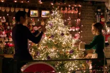 Henry Golding - Last Christmas (2019), Obrázek #2