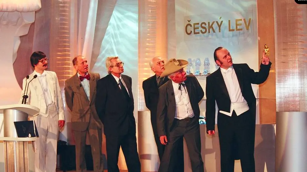 kluci-z-cesty-do-praveku-byli-jsme-pri-tom-kdyz-vznikalo-cerne-uhli