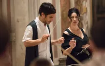 Gael García Bernal - Mozart in the Jungle (2014), Obrázek #1