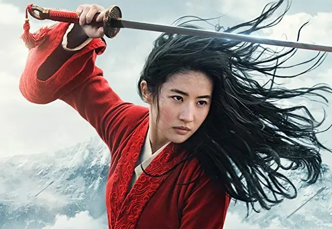 Trailer: Odvážná Mulan vyráží zachránit Čínu a čest vlastní rodiny