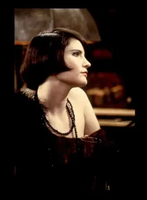 Jennifer Jason Leigh