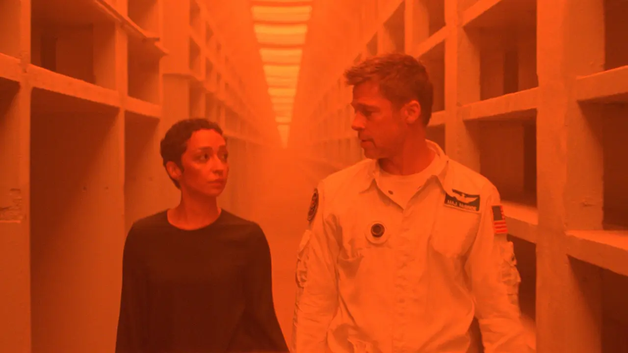 Ad Astra: Líbila se vám sci-fi s Bradem Pittem? Přečtěte si původní scénář