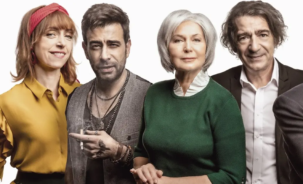 Recenze: Příliš osobní známost - Chlapi jako legrační neschopní idioti a penis místo štětce