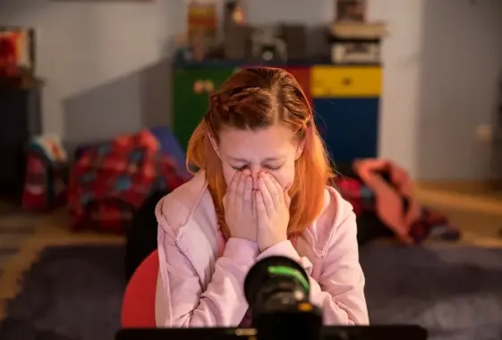 Recenze: V síti - z lovce kořistí aneb Dokumentární past na internetové sexuální predátory