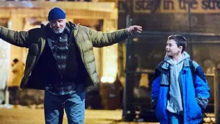 Sylvester Stallone se představuje jako traumatizovaný superhrdina