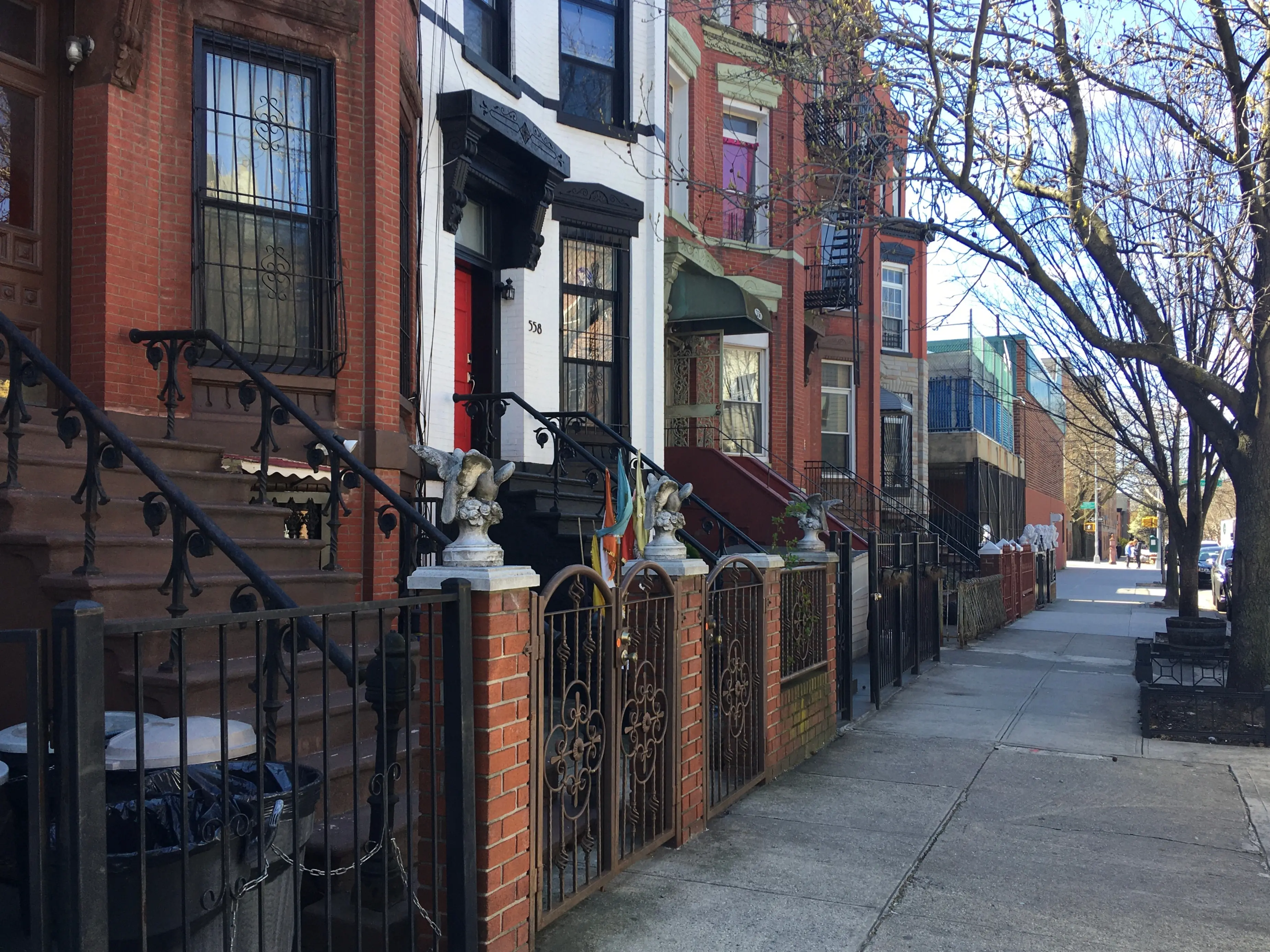 prispevatelka-kinoboxu-v-new-yorku-proc-si-nemuze-dovolit-onemocnet-a-neumrit-8