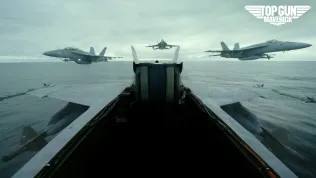 Home office z kokpitu stíhačky Toma Cruise? Slavná filmová studia uvolnila tématická pozadí