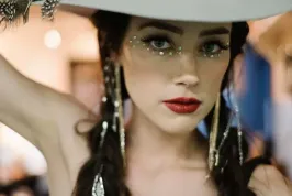 Chtěla se přiživit na kariéře Johnnyho Deppa a místo toho natočila největší propadák dekády