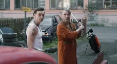 Trailer: Ivanu Trojanovi teče v nové černé komedii do baráku i do života