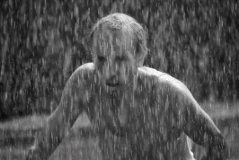 Zátopek: Odložení premiéry a nová série fotografií