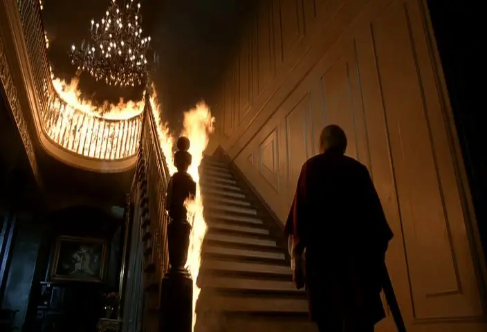 Povedená staromódní duchařina dostane remake. Natočí ho autor seriálového hitu s Tomem Hardym