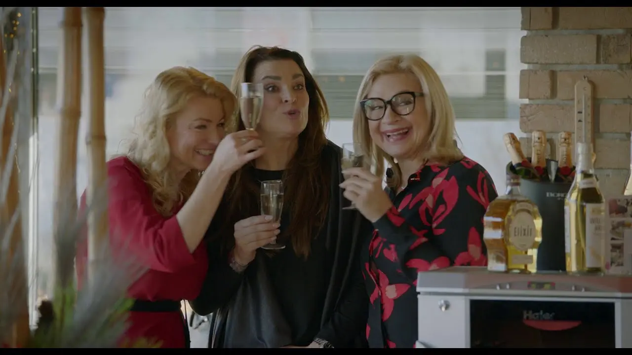 TOP kina ČR: Mizérie se slavným dědečkem, pomstychtivými manželkami a teenagerskou romancí