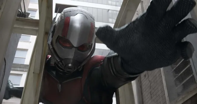 Novinky ze světa komiksových filmů: Prokletí Černé vdovy, Ant-Man s pořádným záporákem