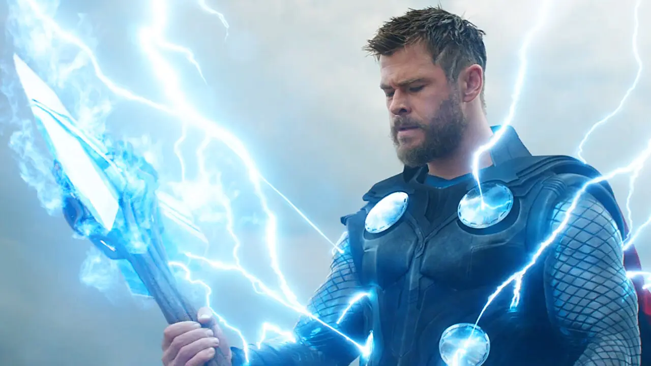 Herec Chris Hemsworth dostal novou pracovní nabídku. Jako bůh hromu měl k počasí vždycky blízko