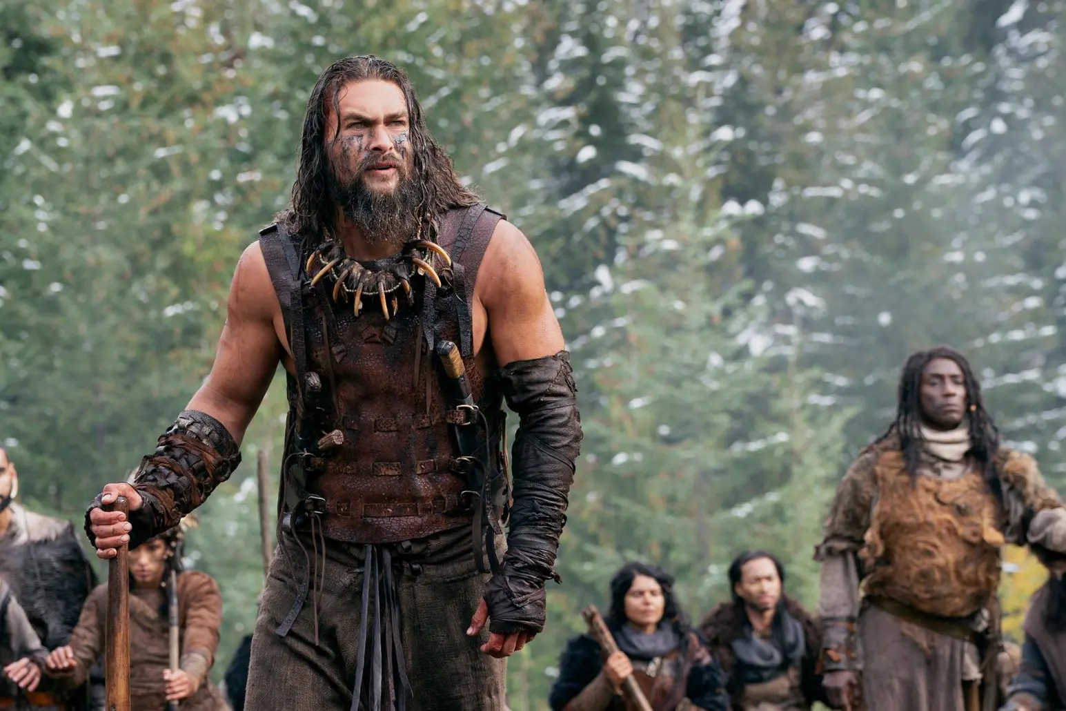 Vítejte zpět v nevidomém světě divochů. Jason Momoa se představí v druhé řadě seriálu See