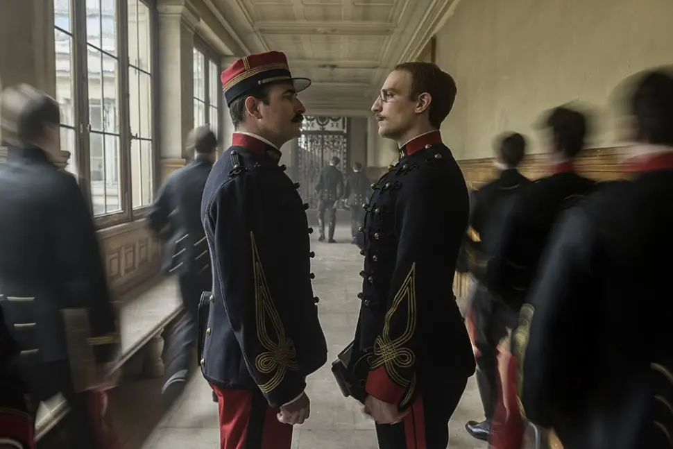 Recenze: Žaluji! - Polanského vize Dreyfusovy aféry je divácky náročná, ale zato důsledná