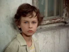 Komentáře týdne: Jak synovi vysvětlit, že o něj matka nemá zájem? Herecký koncert třináctiletého Filipa Renče v příběhu, který by se mohl odehrát i dnes