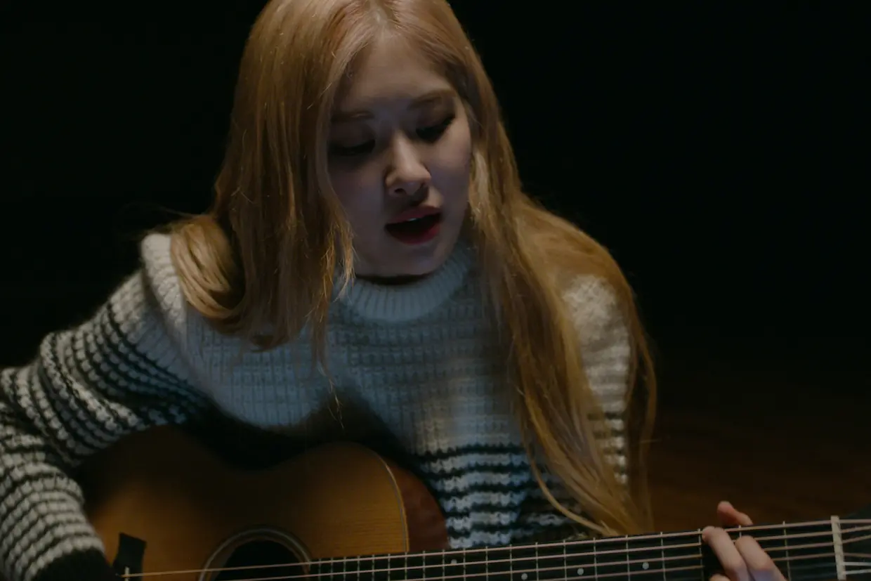 recenze-blackpink-light-up-the-sky-krev-pot-a-slzy-jaka-dal-je-korejska-cesta-ke-slave-3