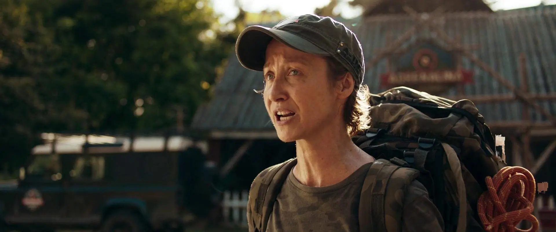 brutalni-sadisticky-horor-dnes-v-noci-v-lese-nikdo-nespi-ukazuje-ze-zakaz-vychazeni-po-devate-vecer-vlastne-neni-uplne-spatny-5