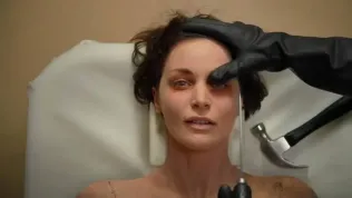 Recenze: Ratchedová - seriál od Netflixu popisuje, co se odehrálo před Přeletem nad kukaččím hnízdem