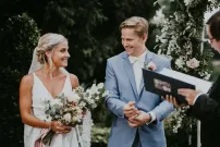 Svatba na první pohled: Masakr motorovou pilou? Spíš pořádná porce nudy a nejistoty, kterou soustředěný divák přetaví v hlubší zamyšlení