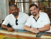 Filmoví Bastardi jsou zpátky. Režisér Magnusek si plácl s hereckým esem ze seriálu Most!