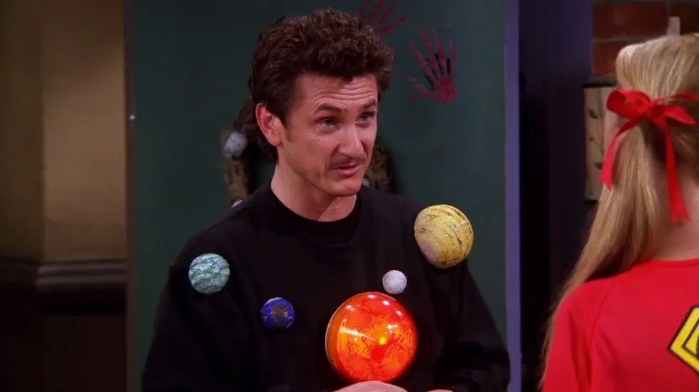 pratele-nejvetsi-hvezdy-co-si-v-serialu-zahostovaly-a-nejspis-uz-jste-na-ne-zapomneli-17