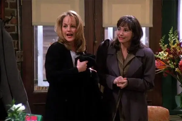 pratele-nejvetsi-hvezdy-co-si-v-serialu-zahostovaly-a-nejspis-uz-jste-na-ne-zapomneli-22